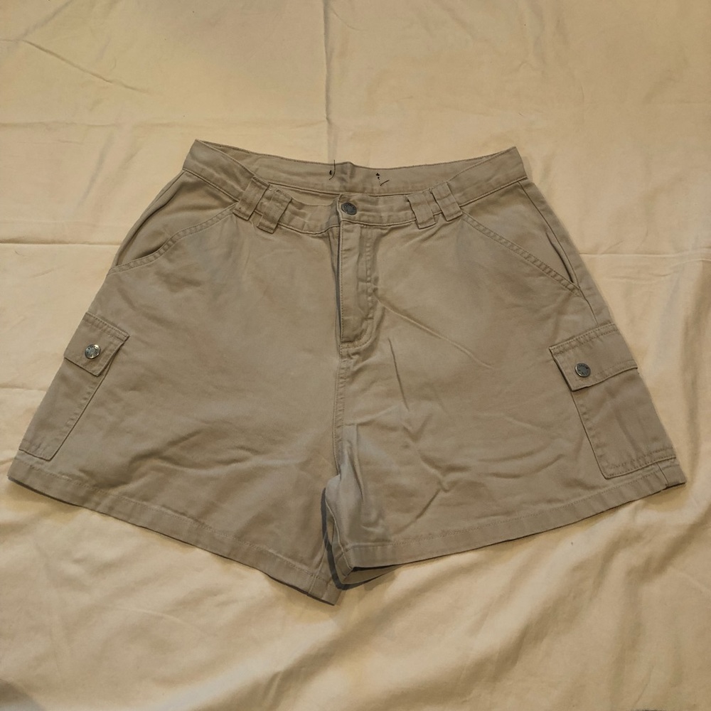 Khaki short size 12M